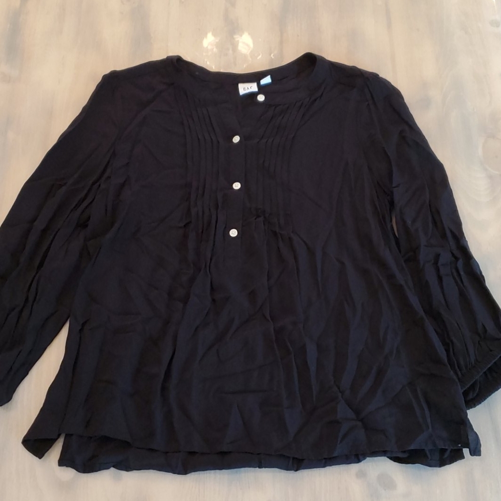 GAP Size M 3/4 sleeve black top